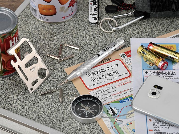 アウトドアツールセットのイメージ画像