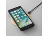 木目調ワイヤレス充電器　ラウンド10Wでスマホを充電