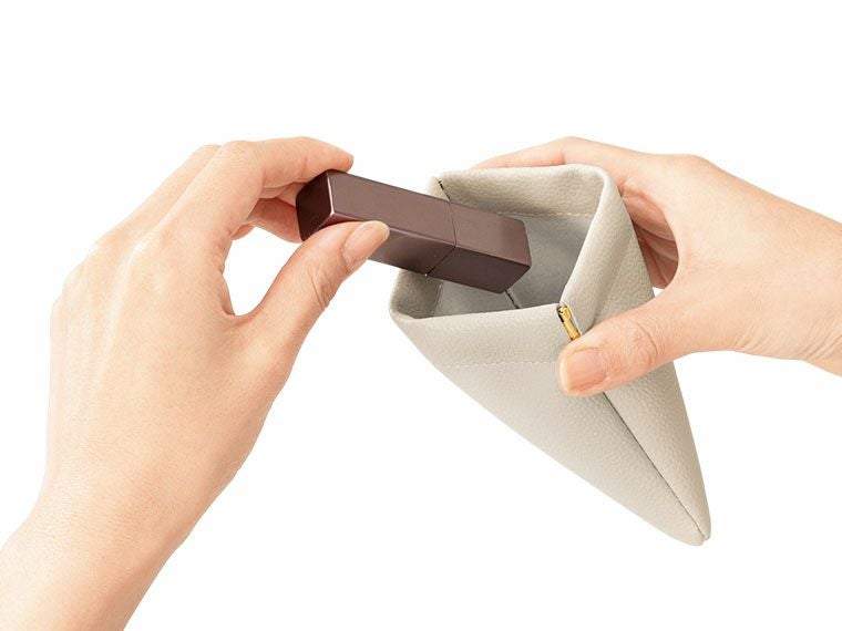 オルソ／ばね口ポーチの使用イメージ画像