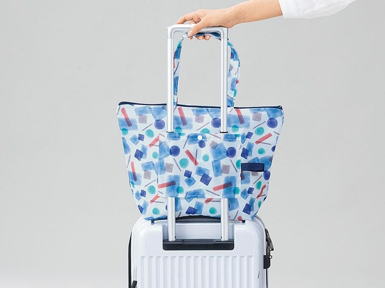 スーツケースのハンドルに取り付けられます