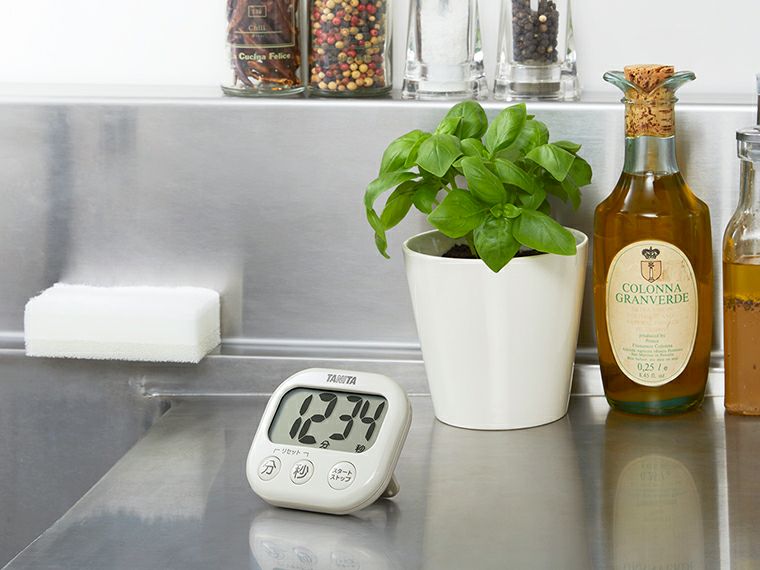 タニタ　抗菌でか見えタイマー　TD-429使用イメージ