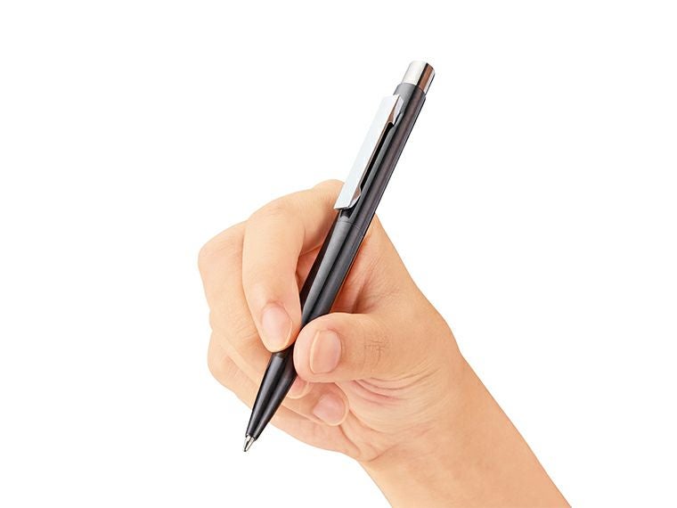 クールメタルボールペン（再生ステンレス）の使用イメージ