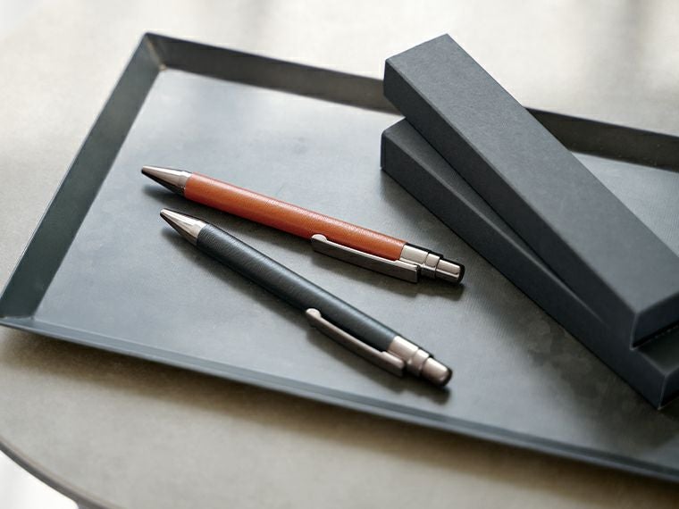 レザー調ボールペン