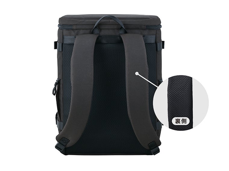 サーモス(THERMOS)RFP-025保冷バックパックは太いベルトで方に食い込みにくく背面にはメッシュクッションがあり蒸れにくく背負いやすいです。