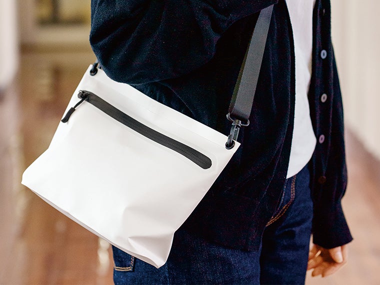 防滴サコッシュの使用イメージ