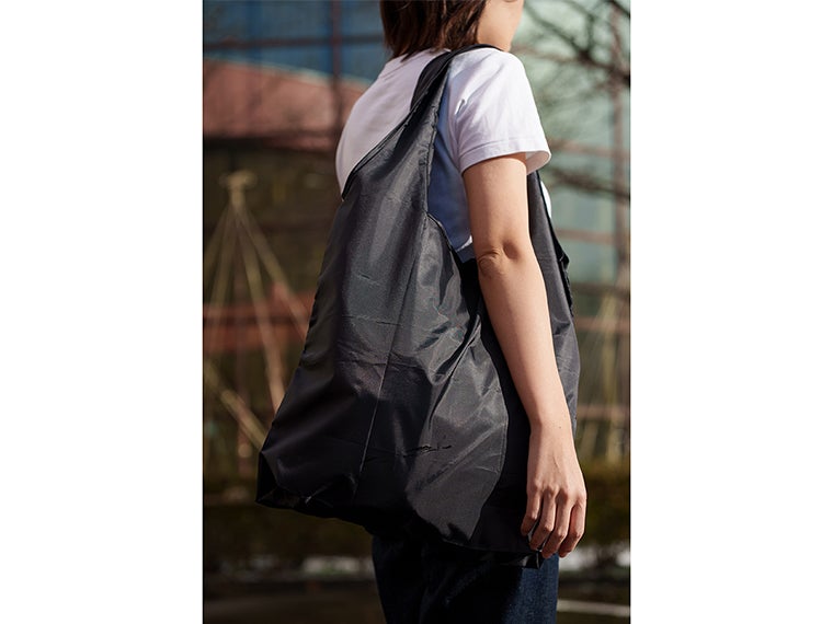 RPETショッピングバッグの使用イメージ