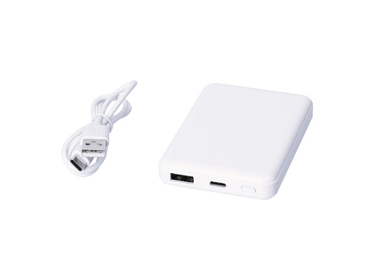 準固体モバイルタンク5000の本体とtype-Cケーブルの画像