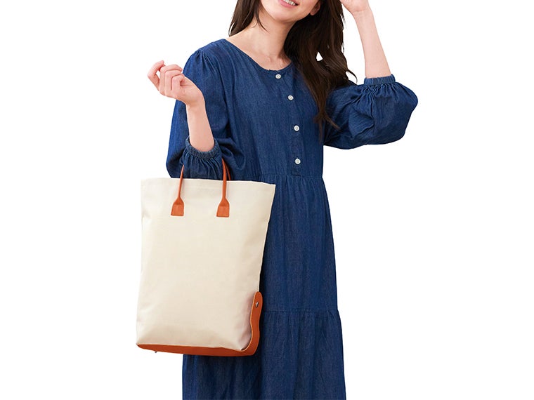 折りたたみカラートートの使用イメージ