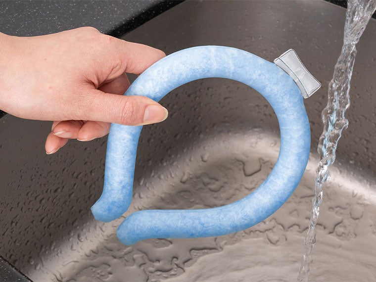 クールネックリングは流水でも凍結可能！