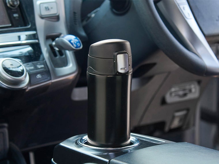 ワンプッシュ真空ステンレスボトル４５０ｍｌの使用イメージ