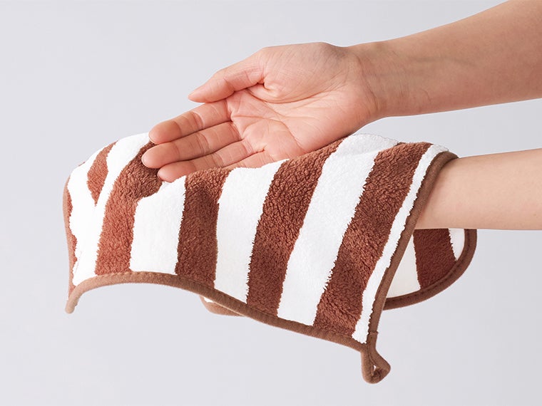 ふんわりストライプ　ウォッシュタオルの使用イメージ