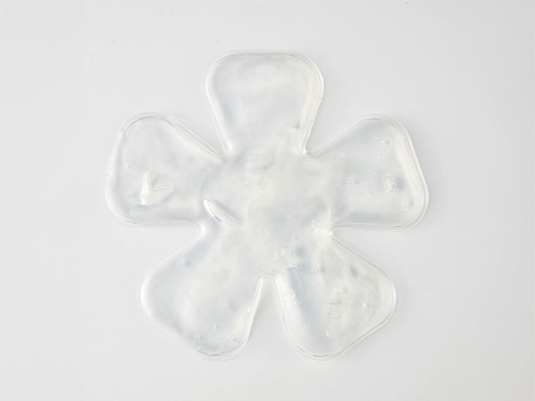 やわらかアイスパックヘッド用は凍らせても固まりません。