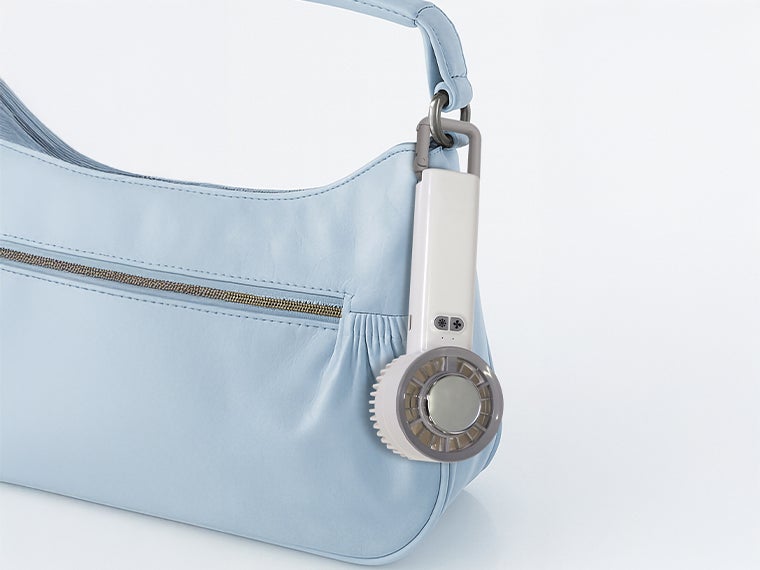 アイスプレート付 クーラーファンにはカラビナがあるのでバッグに取り付け可能！