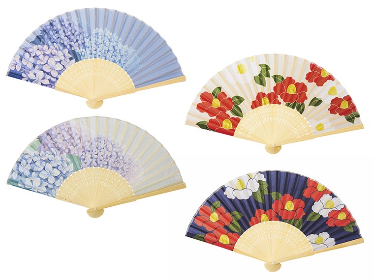 扇子の紫陽花と椿の画像