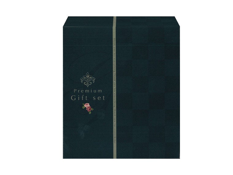 花王アタックZEROワンパックはシックな化粧箱入りです。