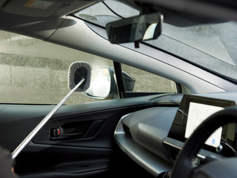 カーニモ 180度回転！伸縮モップは車の拭き掃除にも役立ちます。