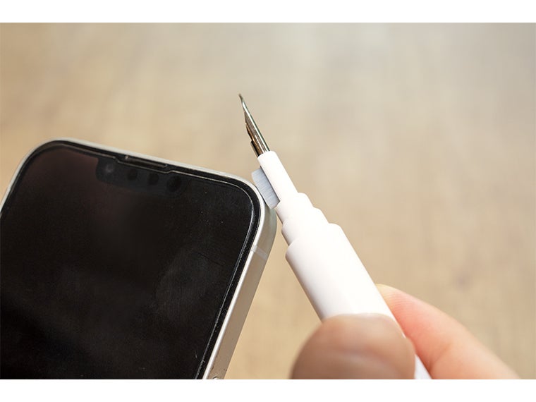3in1ガジェットクリーニングキットの高密度ブラシ使用時の画像