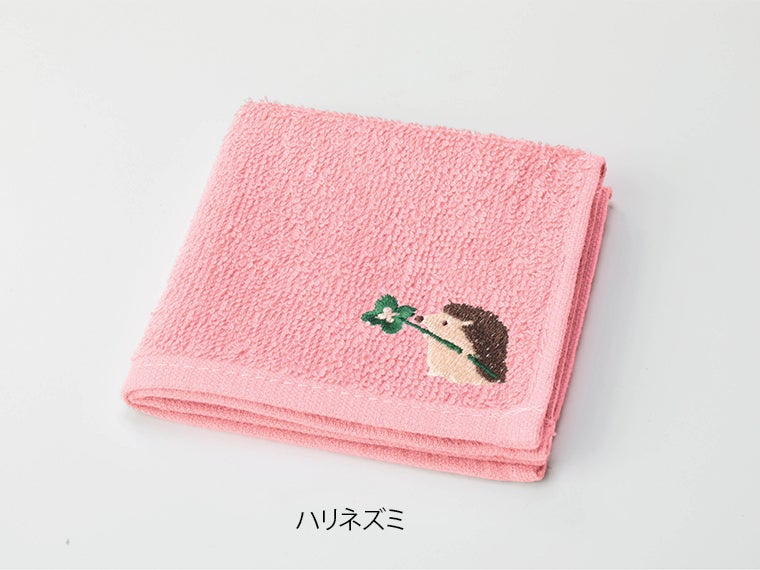 ステリオ 刺繍タオルハンカチの本体カラーピンクにはハリネズミが刺繍されています。