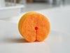 ピタころ　吸盤付スポンジ4個セットのオレンジ色スポンジの画像