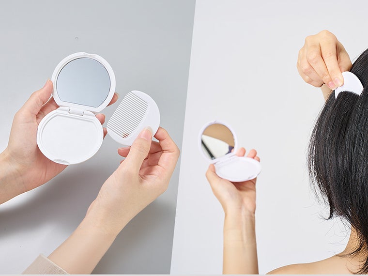 コーム付コンパクトミラー　ラウンドの使用イメージ画像。