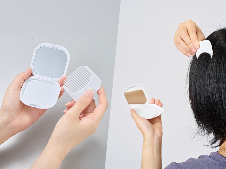 コーム付コンパクトミラー　スクエアの使用イメージ画像。